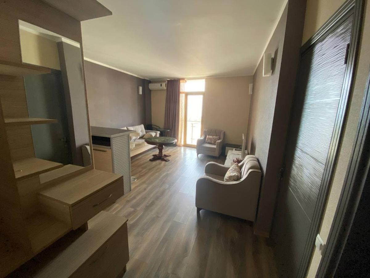 Orbi Plaza Apartment Батуми Екстериор снимка